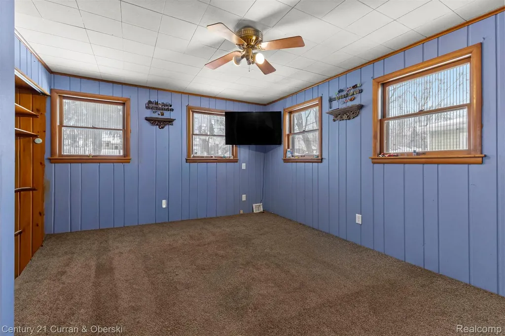 22043 Edison Street Dearborn City MI 48124