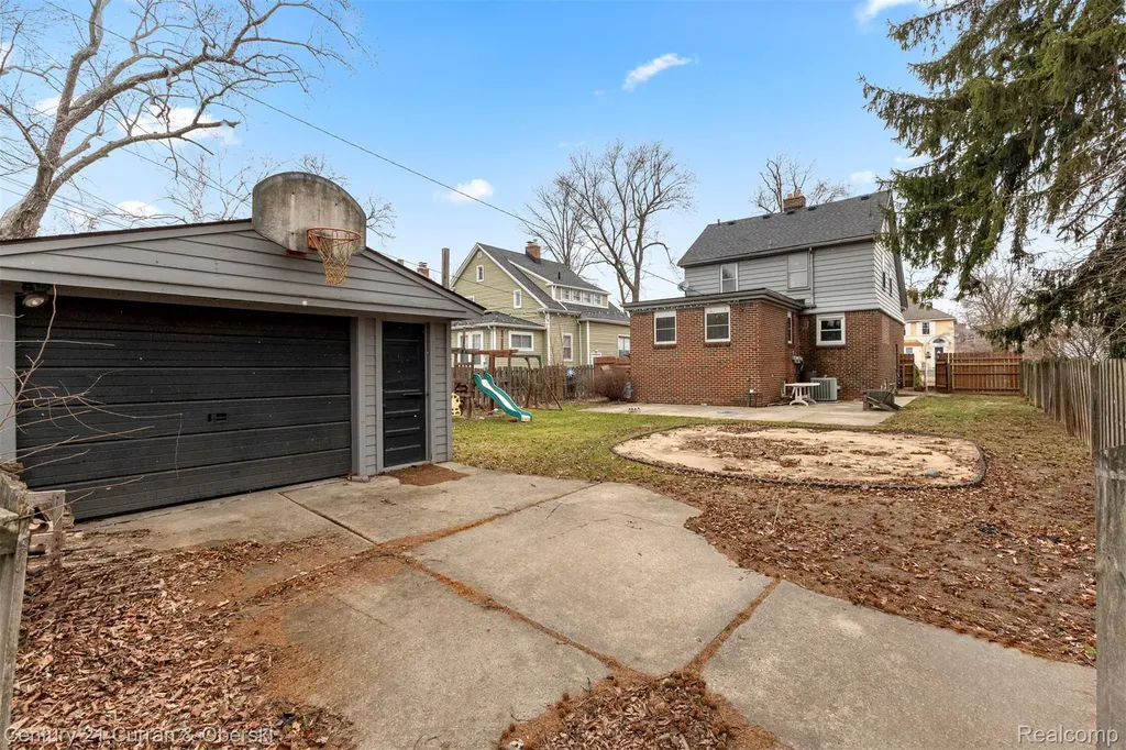22043 Edison Street Dearborn City MI 48124