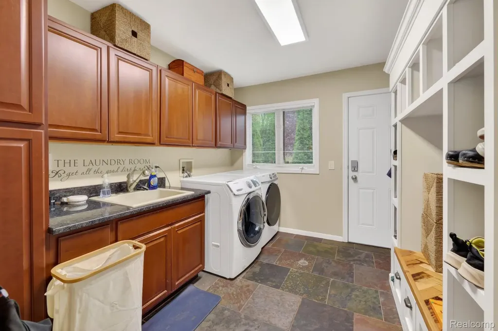 3952 Cottontail Lane Bloomfield Hills City MI 48301