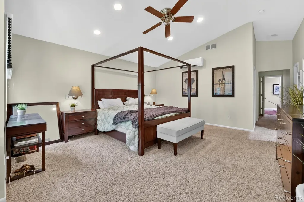 3952 Cottontail Lane Bloomfield Hills City MI 48301