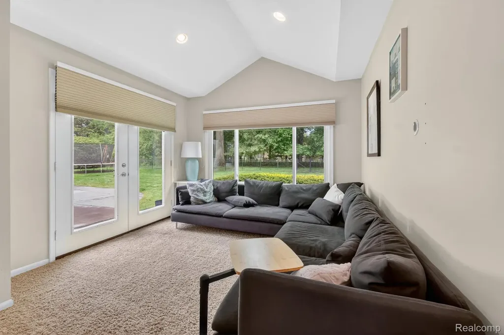 3952 Cottontail Lane Bloomfield Hills City MI 48301