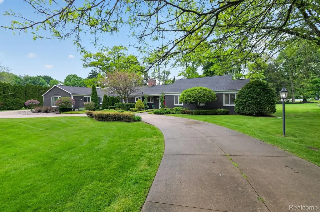 3952 Cottontail Lane Bloomfield Hills City MI 48301
