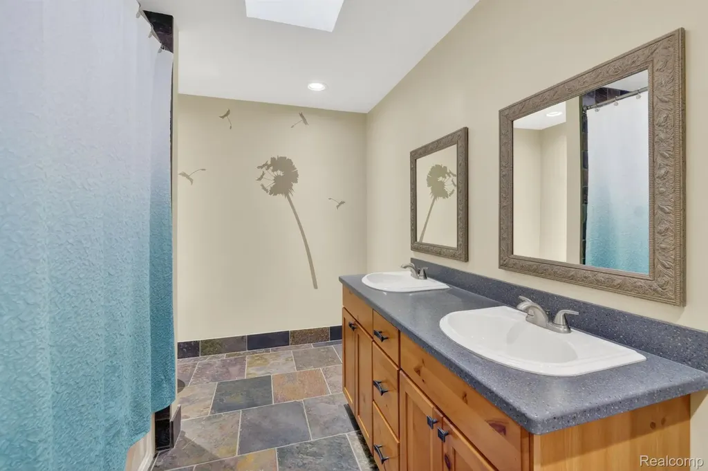 3952 Cottontail Lane Bloomfield Hills City MI 48301