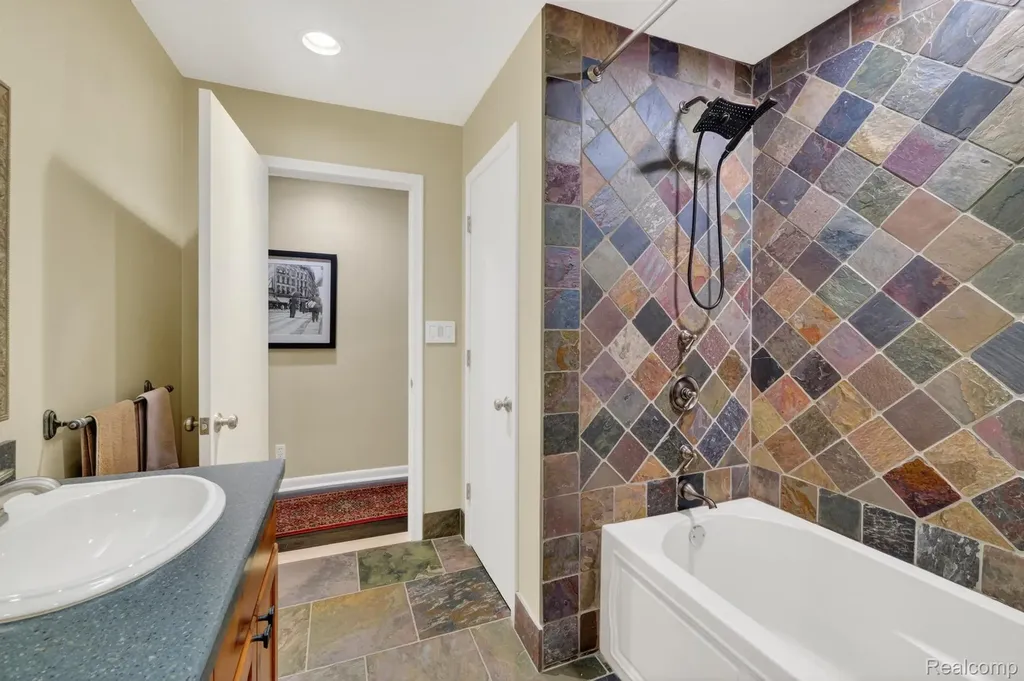 3952 Cottontail Lane Bloomfield Hills City MI 48301