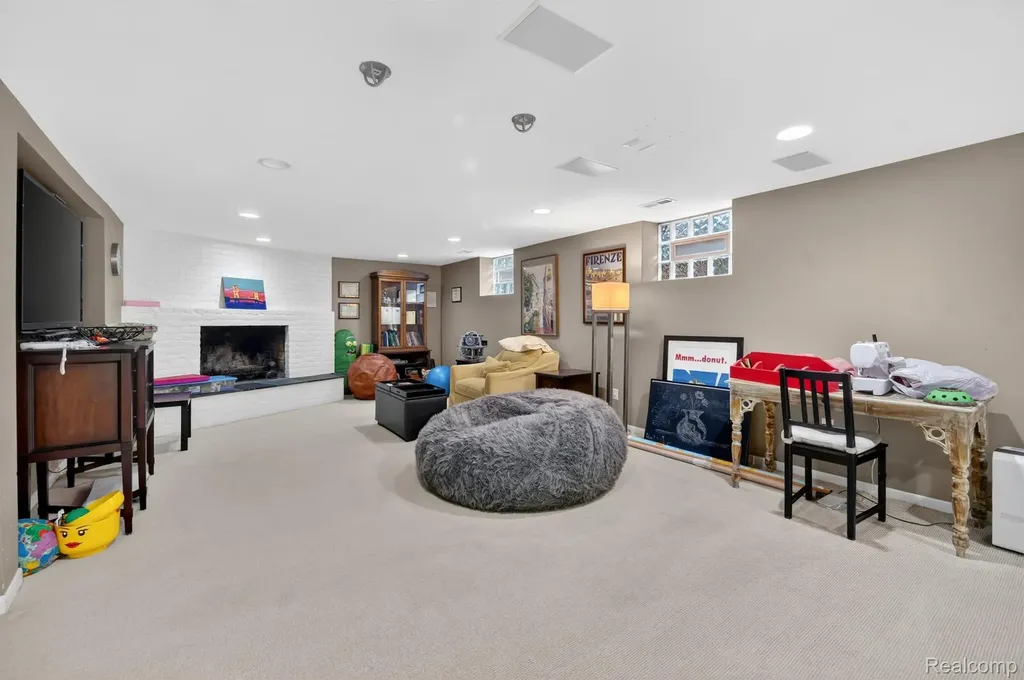 3952 Cottontail Lane Bloomfield Hills City MI 48301