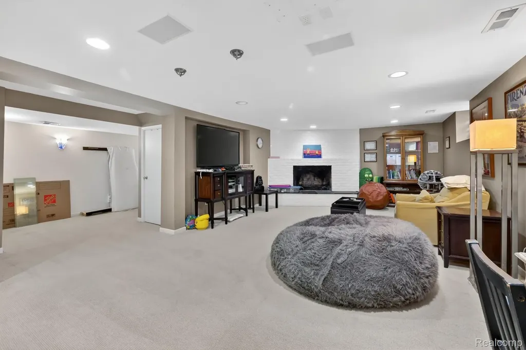 3952 Cottontail Lane Bloomfield Hills City MI 48301
