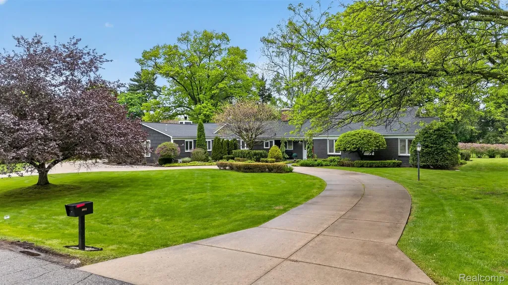 3952 Cottontail Lane Bloomfield Hills City MI 48301