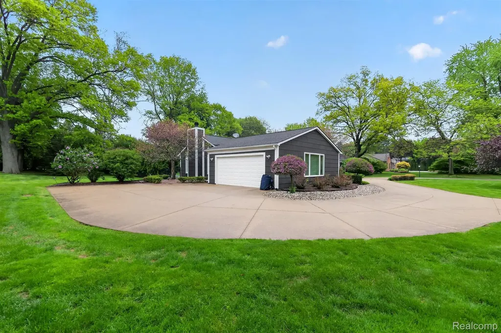 3952 Cottontail Lane Bloomfield Hills City MI 48301