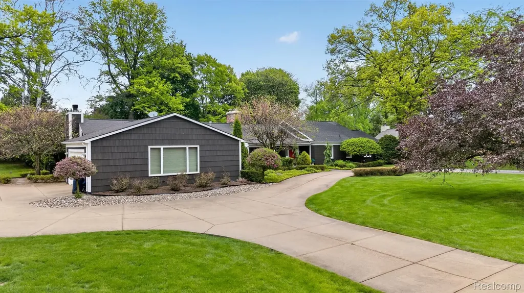 3952 Cottontail Lane Bloomfield Hills City MI 48301