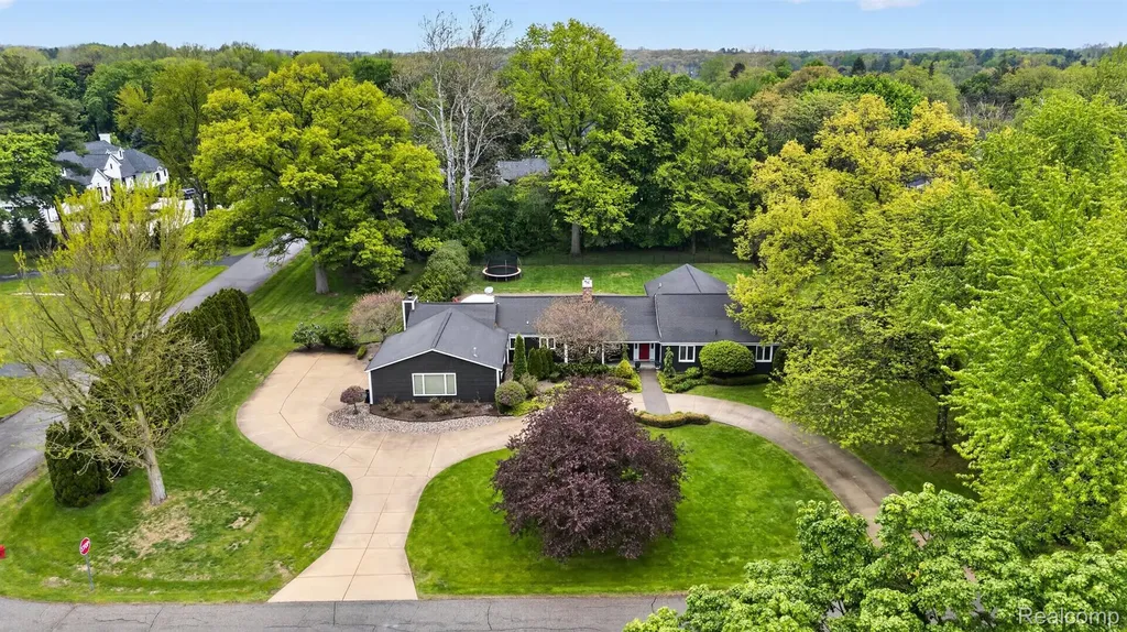 3952 Cottontail Lane Bloomfield Hills City MI 48301