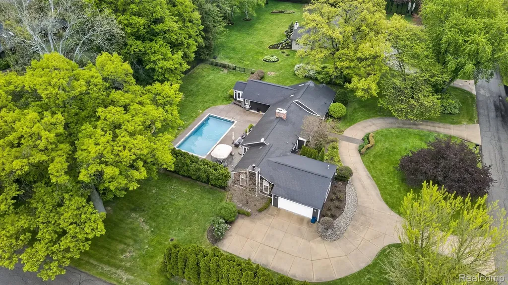 3952 Cottontail Lane Bloomfield Hills City MI 48301
