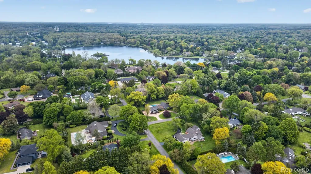 3952 Cottontail Lane Bloomfield Hills City MI 48301