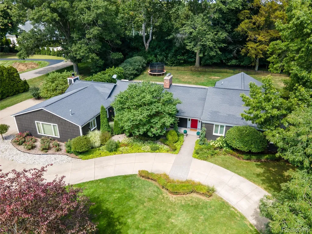 3952 Cottontail Lane Bloomfield Hills City MI 48301