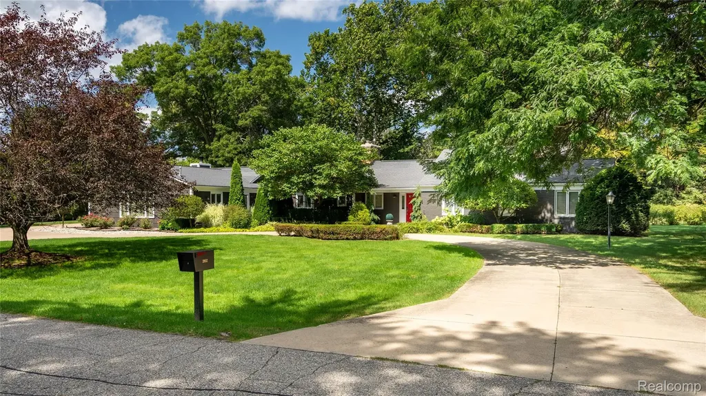 3952 Cottontail Lane Bloomfield Hills City MI 48301
