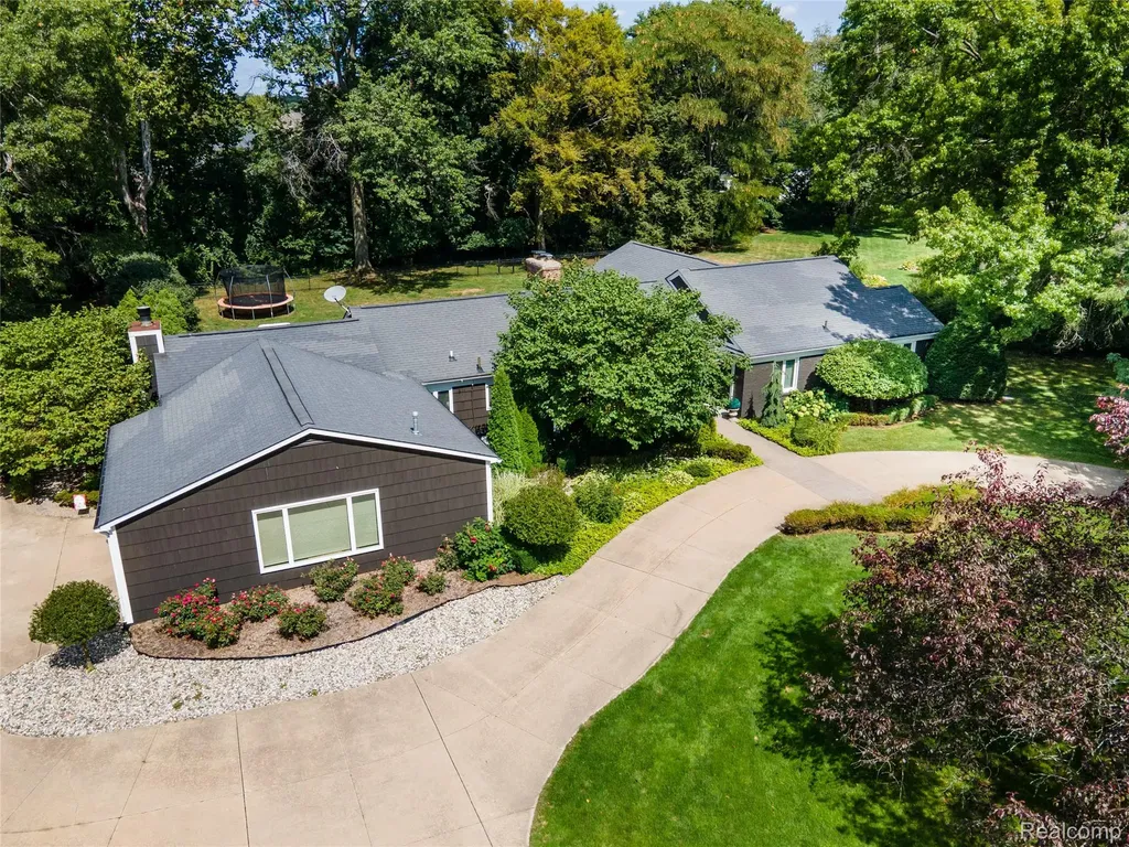 3952 Cottontail Lane Bloomfield Hills City MI 48301