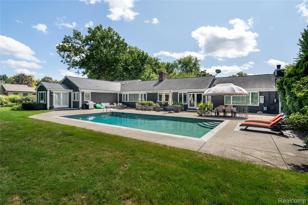 3952 Cottontail Lane Bloomfield Hills City MI 48301