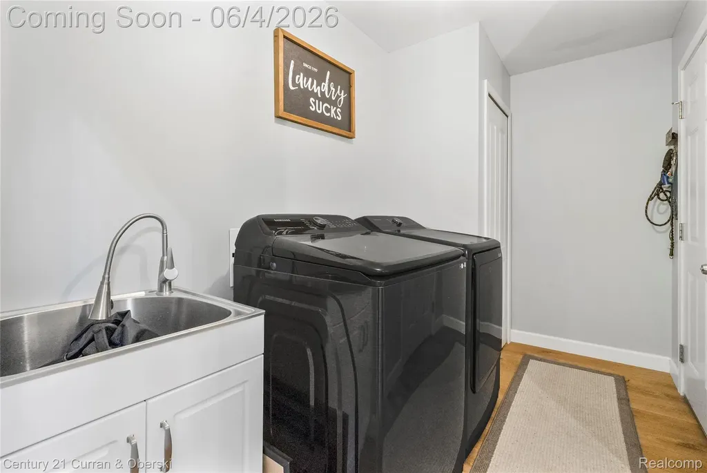 25670 Meadow Court Lyon Charter Township MI 48178