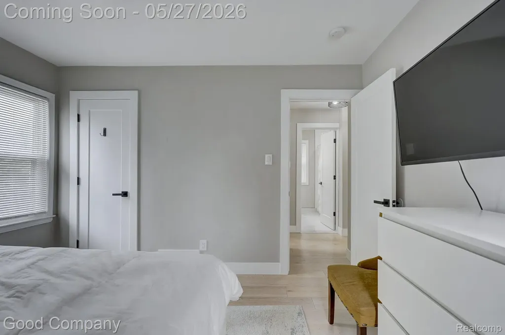 3269 Royal Avenue Berkley City MI 48072