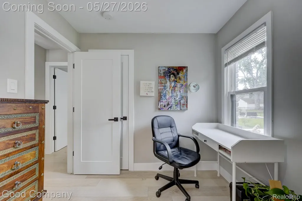 3269 Royal Avenue Berkley City MI 48072