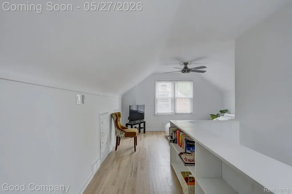 3269 Royal Avenue Berkley City MI 48072