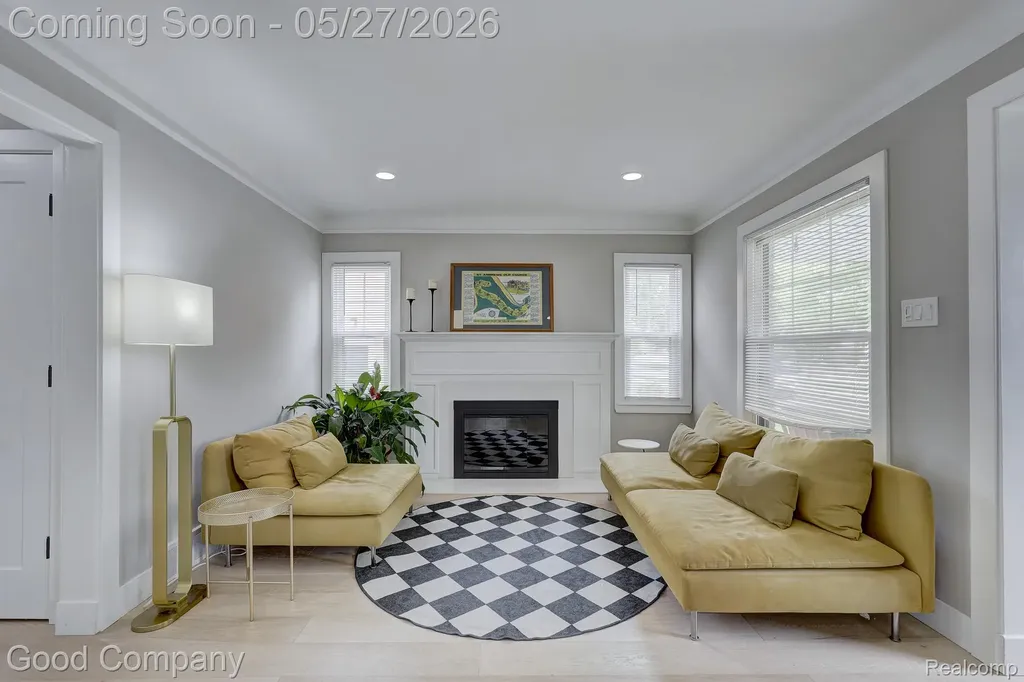 3269 Royal Avenue Berkley City MI 48072