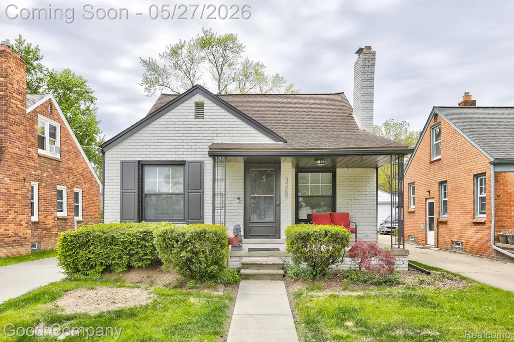 3269 Royal Avenue Berkley City MI 48072