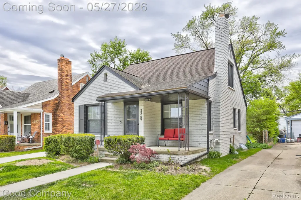 3269 Royal Avenue Berkley City MI 48072