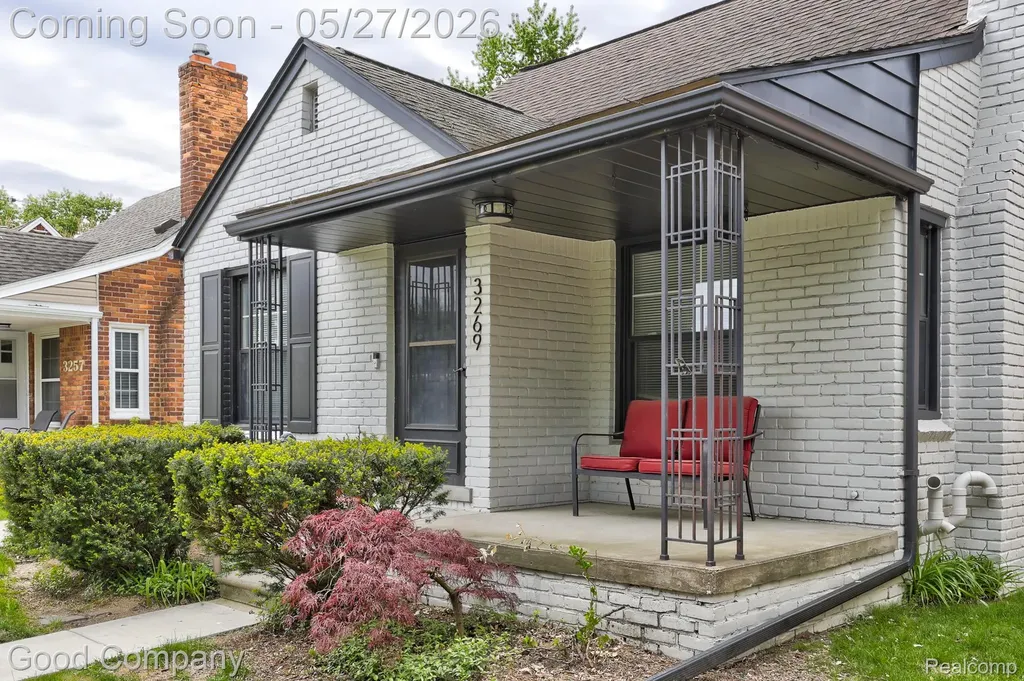 3269 Royal Avenue Berkley City MI 48072