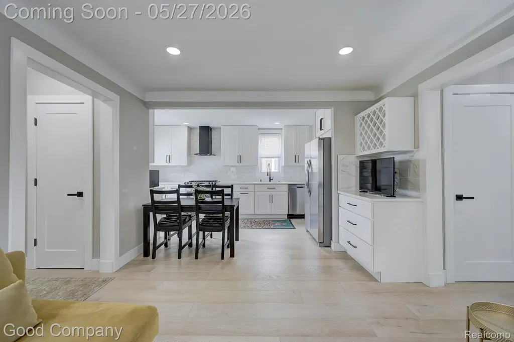 3269 Royal Avenue Berkley City MI 48072