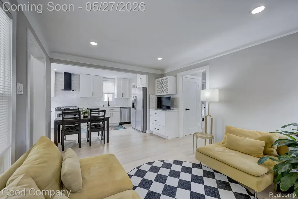 3269 Royal Avenue Berkley City MI 48072