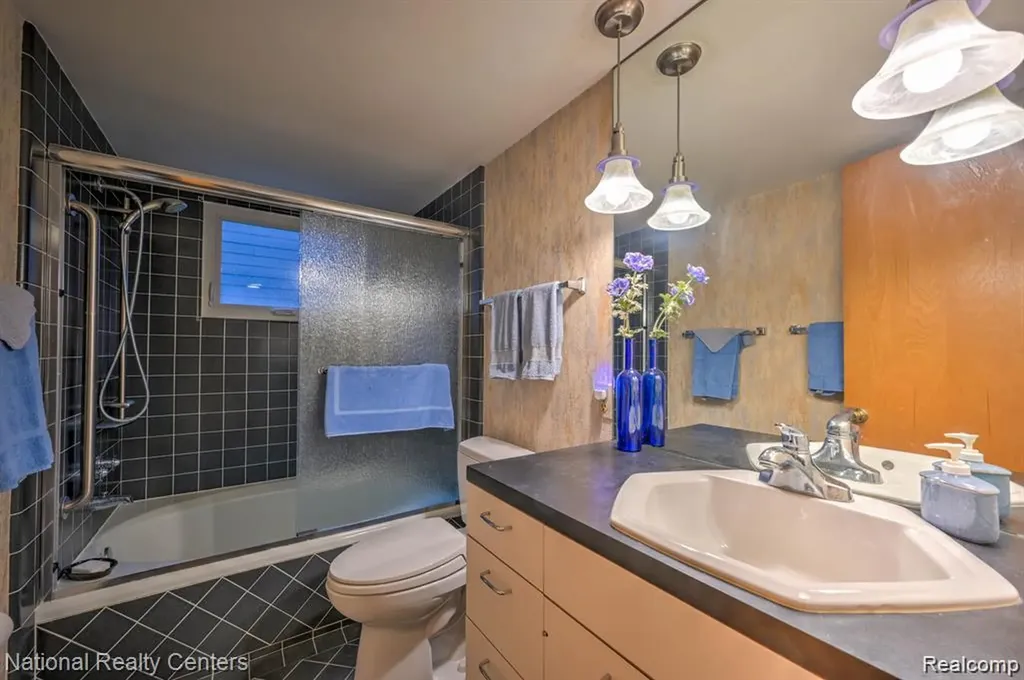 3453 Ormond Road White Lake Charter Township MI 48383
