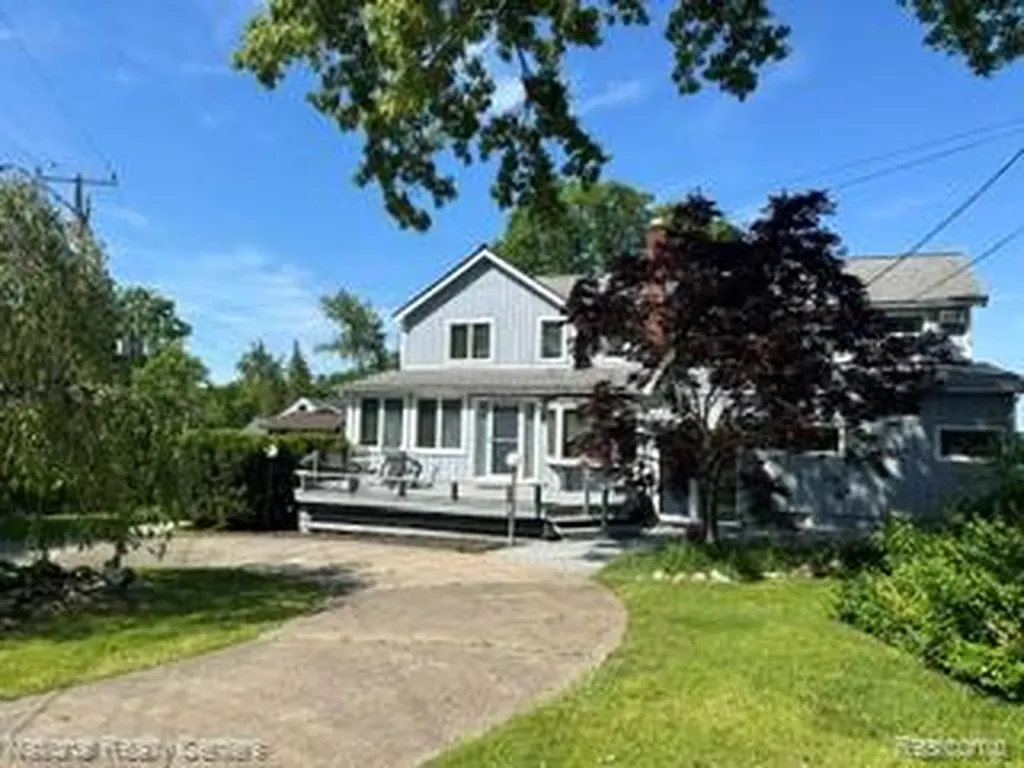 3453 Ormond Road White Lake Charter Township MI 48383