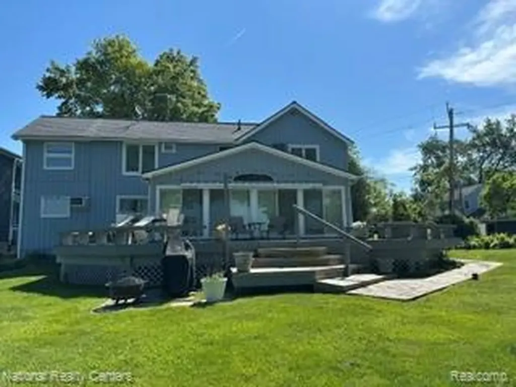 3453 Ormond Road White Lake Charter Township MI 48383
