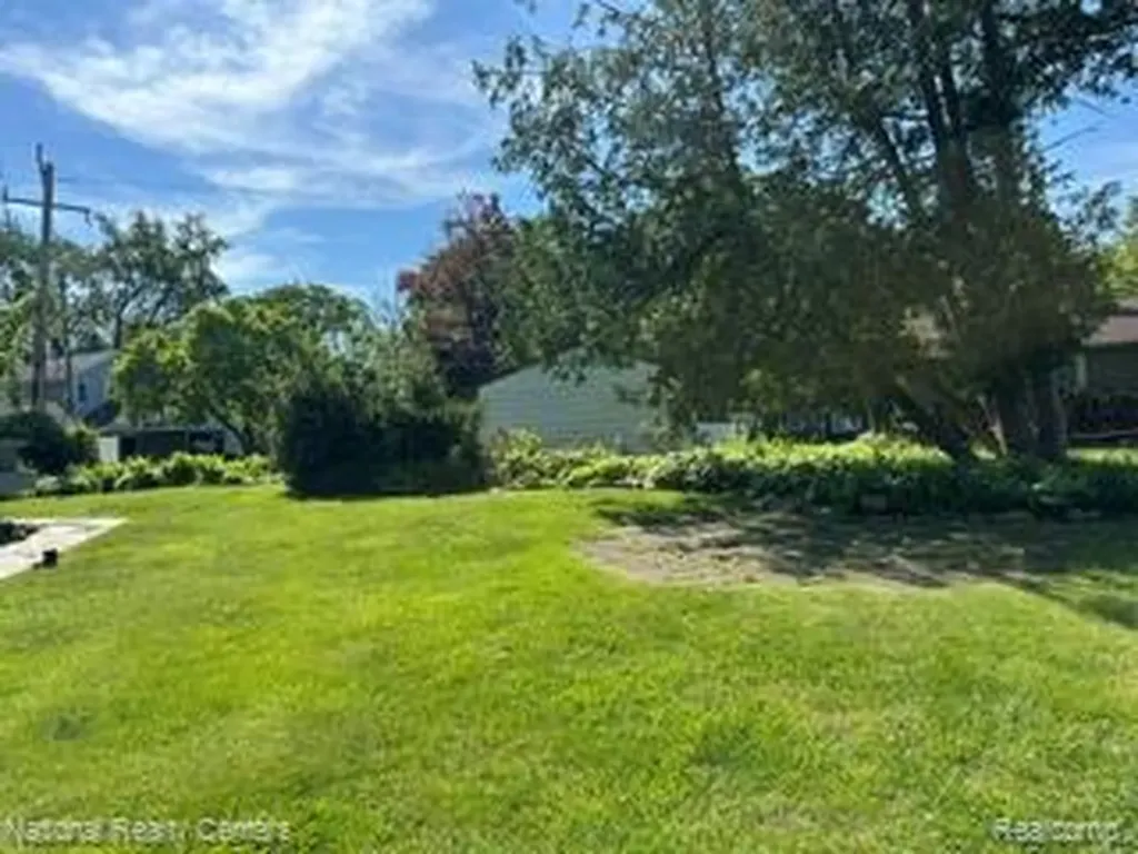 3453 Ormond Road White Lake Charter Township MI 48383