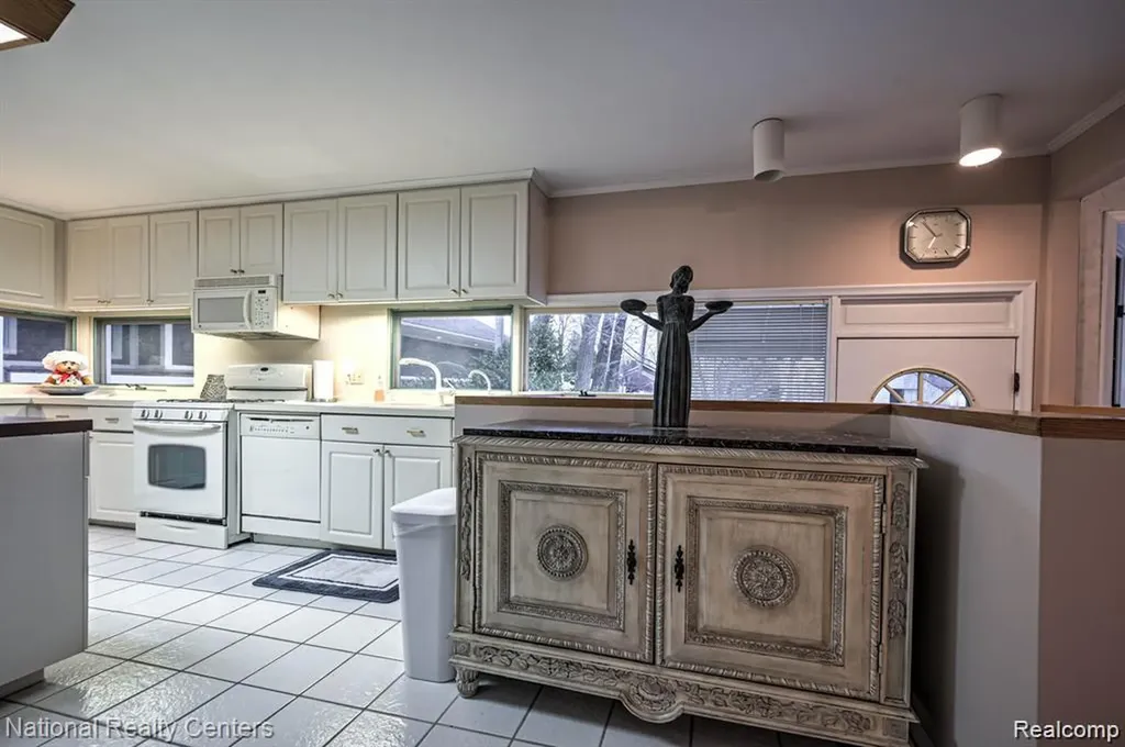 3453 Ormond Road White Lake Charter Township MI 48383
