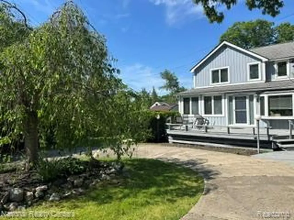 3453 Ormond Road White Lake Charter Township MI 48383