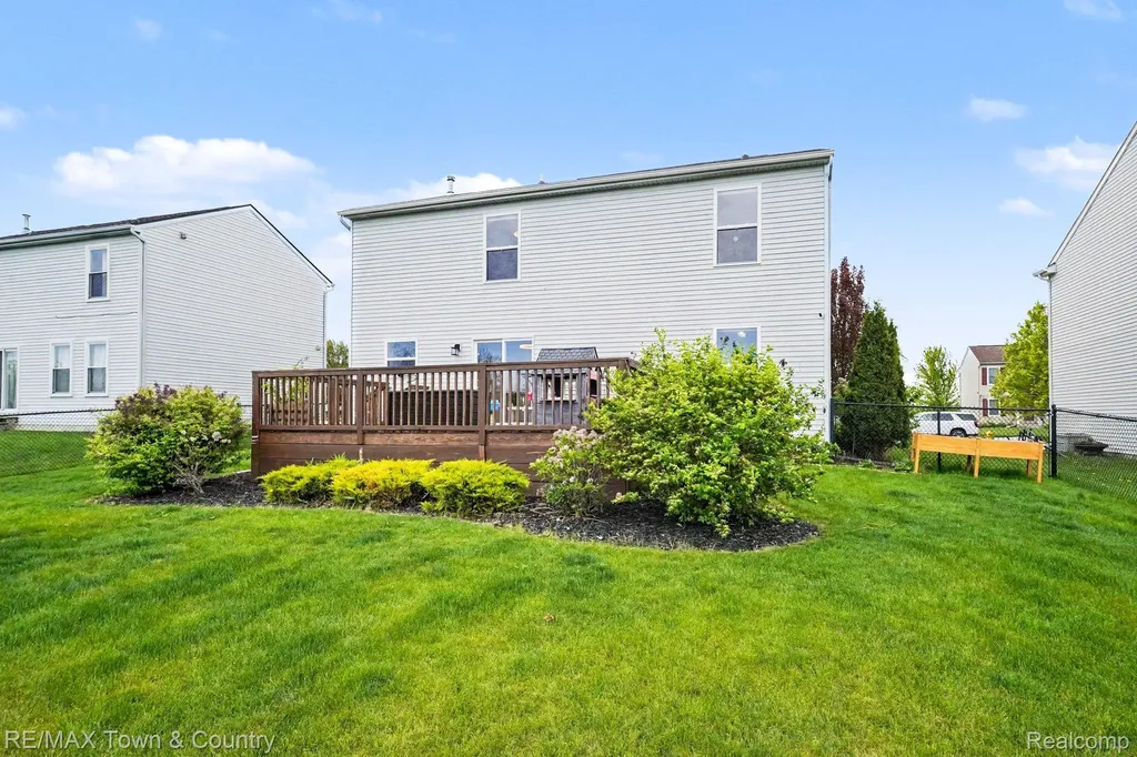 3253 Pine Run Drive Clayton Charter Township MI 48473