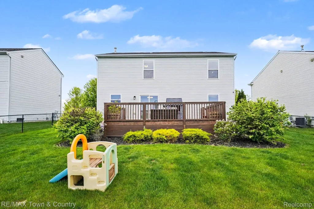 3253 Pine Run Drive Clayton Charter Township MI 48473