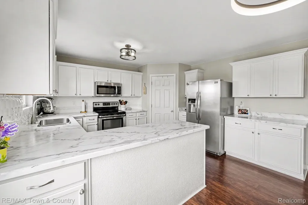 3253 Pine Run Drive Clayton Charter Township MI 48473