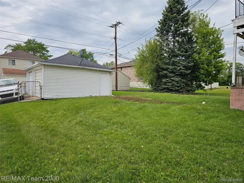 7005 Orchard Avenue Dearborn City MI 48126