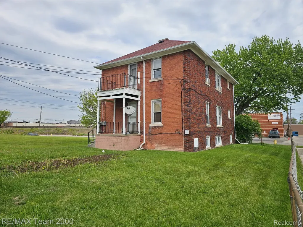 7005 Orchard Avenue Dearborn City MI 48126