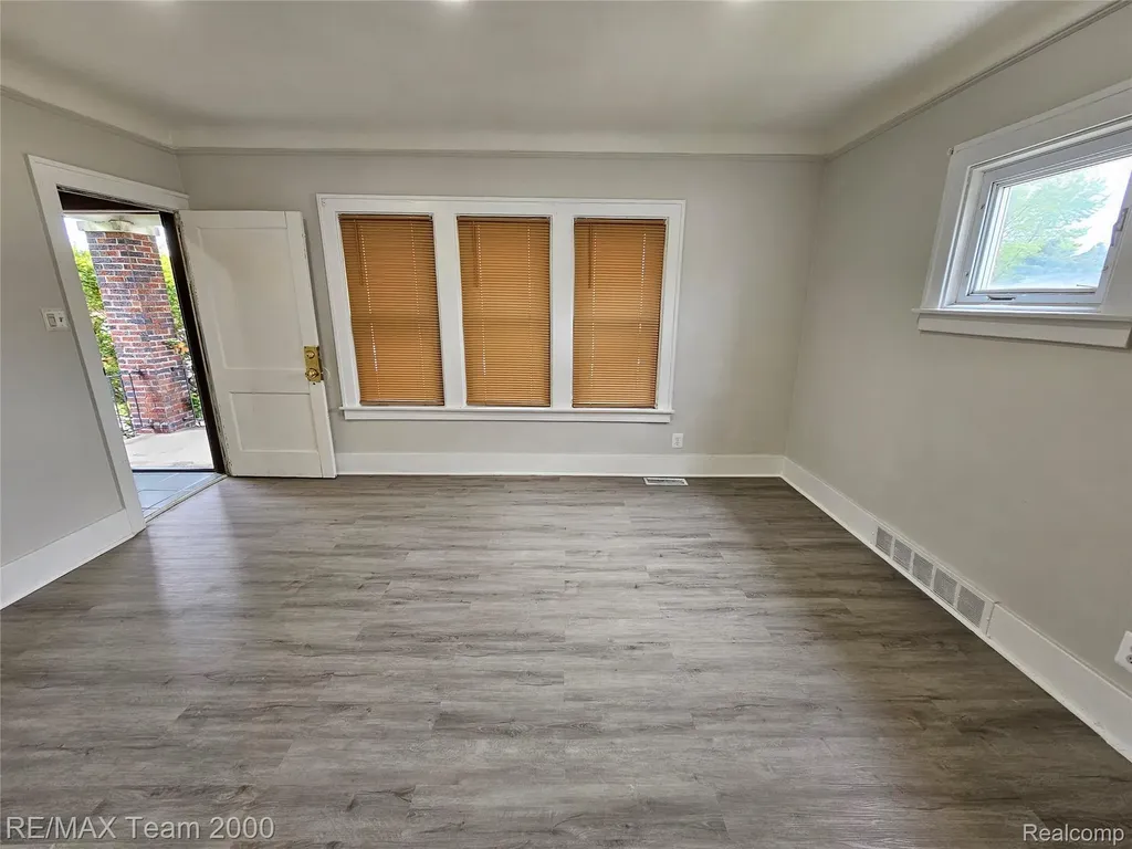 7005 Orchard Avenue Dearborn City MI 48126