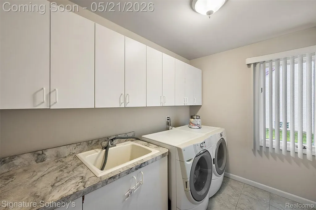 42280 Locklin Drive Sterling Heights City MI 48314