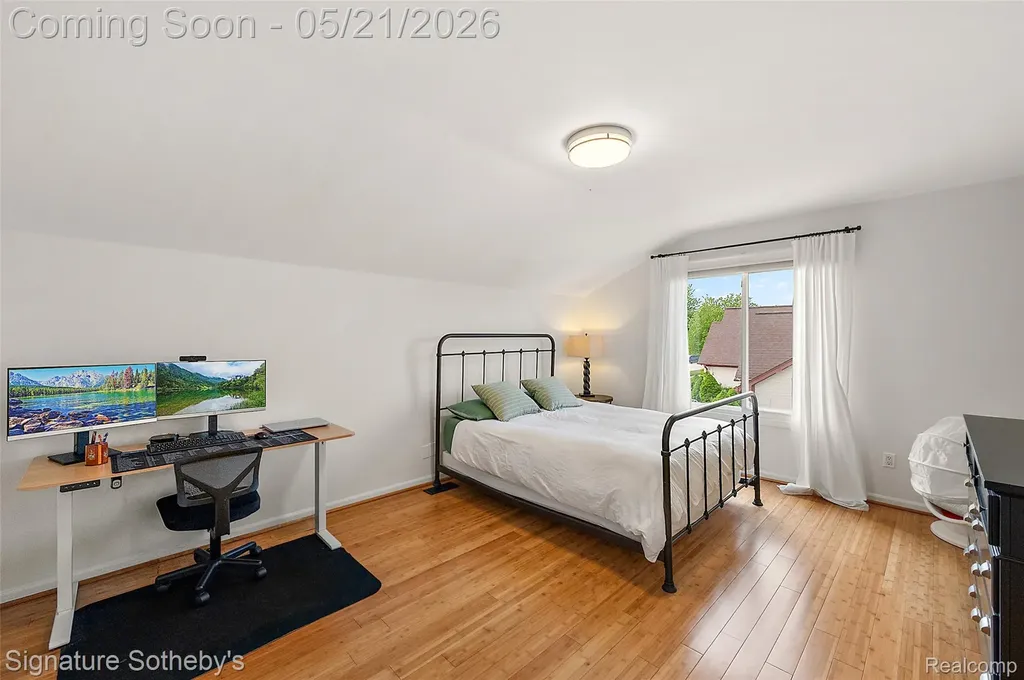 42280 Locklin Drive Sterling Heights City MI 48314