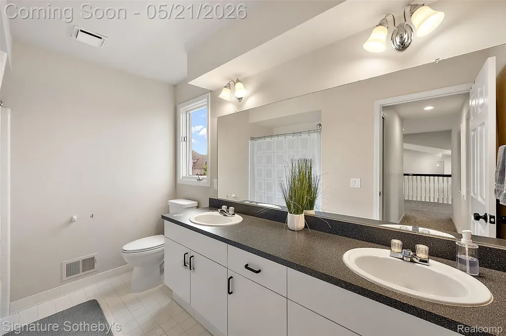 42280 Locklin Drive Sterling Heights City MI 48314
