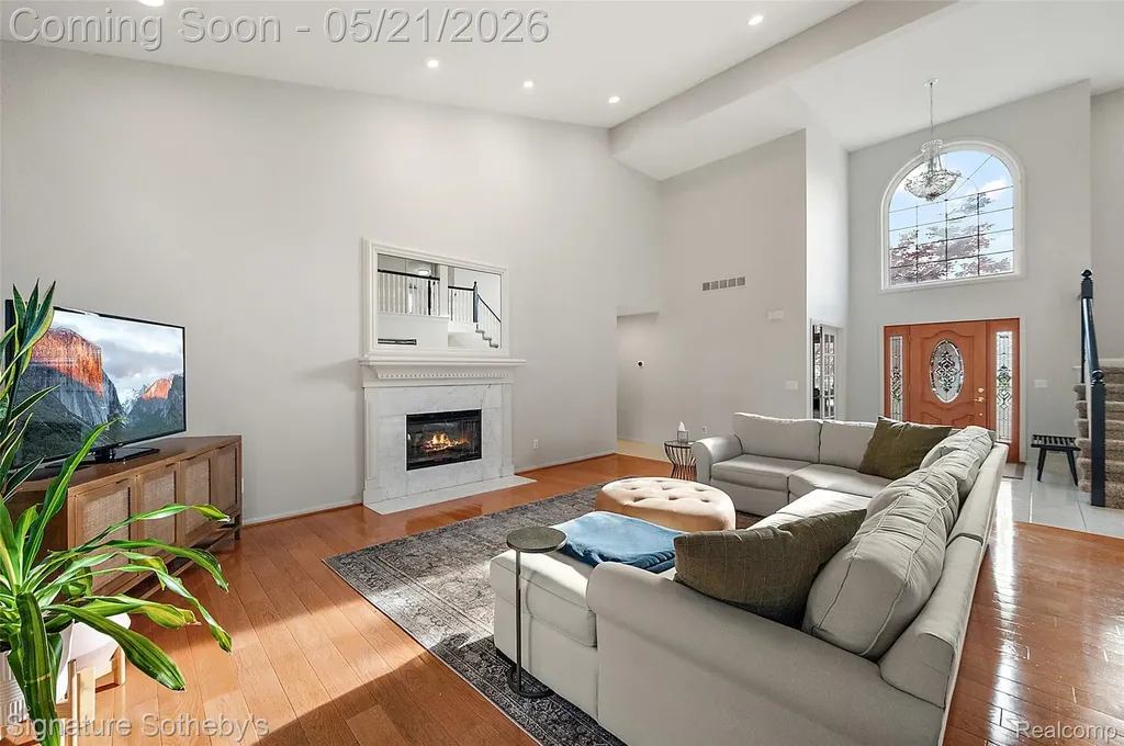 42280 Locklin Drive Sterling Heights City MI 48314