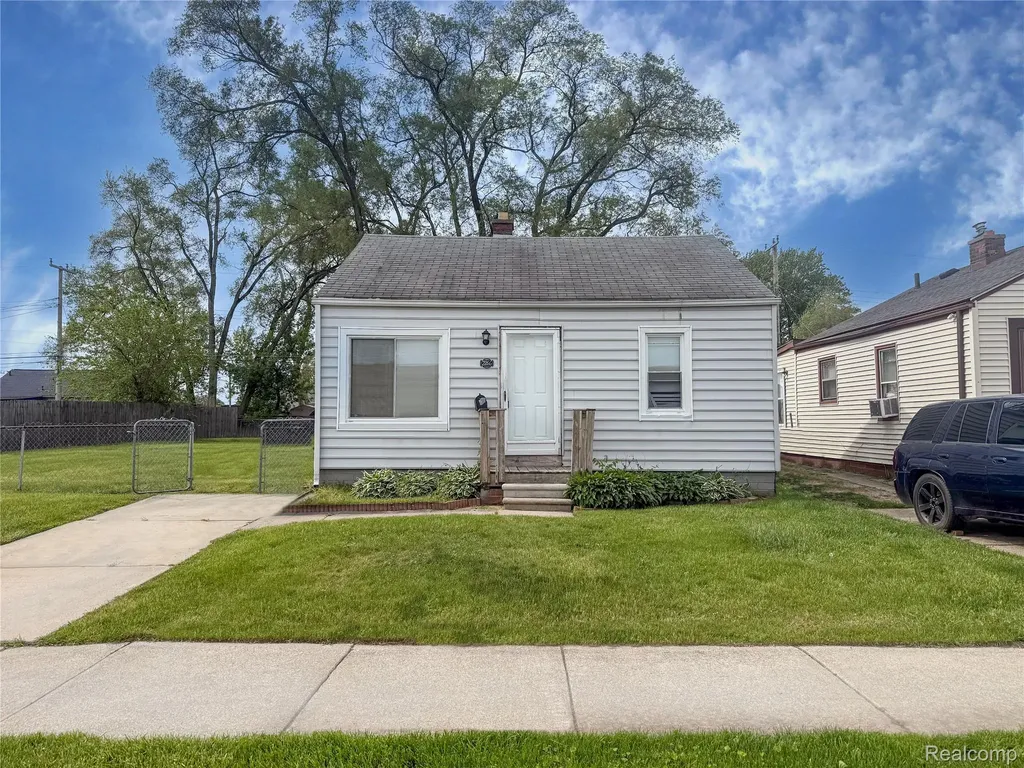 2266 John B Avenue Warren City MI 48091