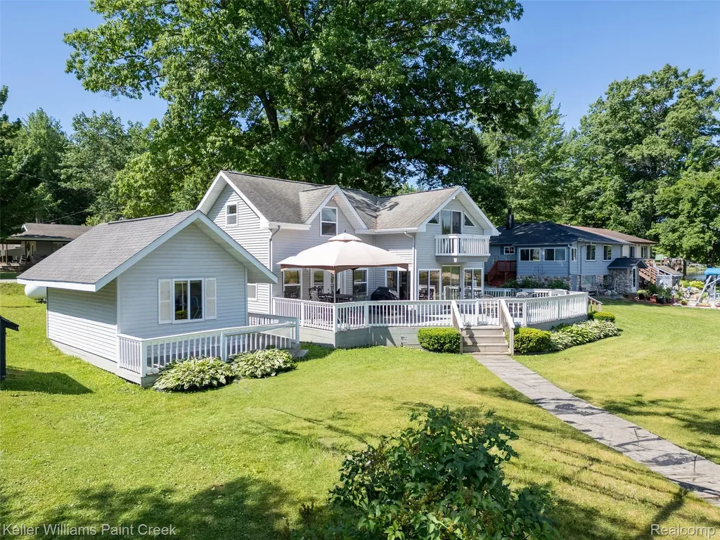 1379 Sioux Street Gladwin City MI 48624