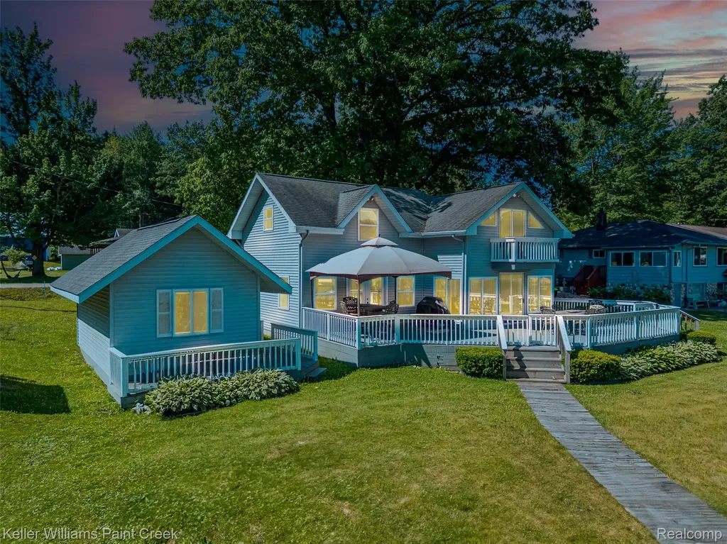1379 Sioux Street Gladwin City MI 48624