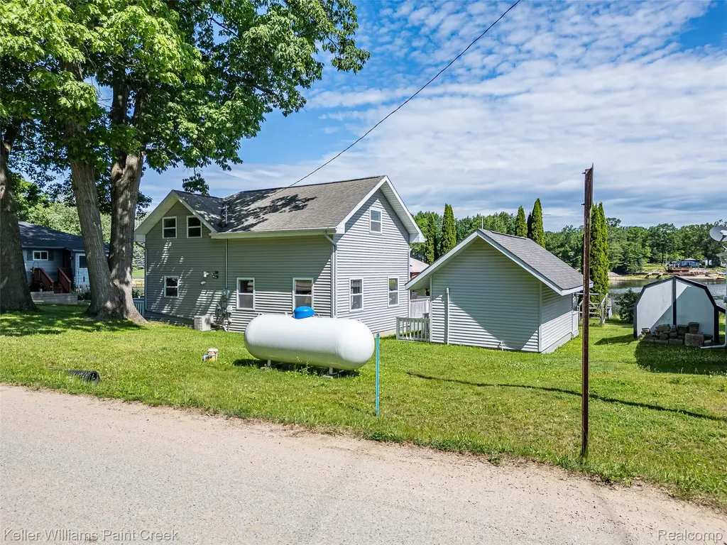 1379 Sioux Street Gladwin City MI 48624